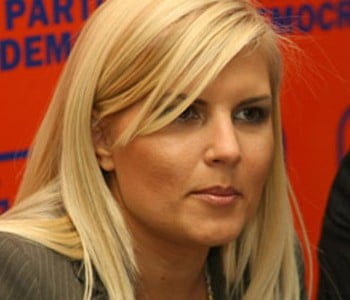 Elena Udrea e acuzată de duplicitate