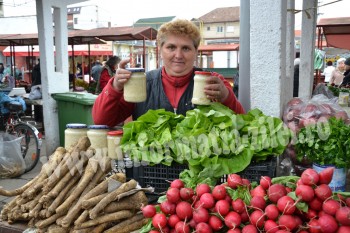 Hrean gata preparat la 8 lei borcanul mare