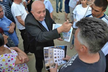 intalnirea dr. Coica si a echipei sale cu locuitorii din zona Botizului