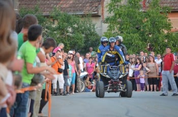 Cascadorii au antrenat-o in spectacol si pe Toth Imelda