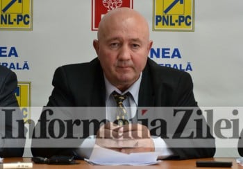 primarul municipiului Satu Mare, dr. Dorel Coica, la conferinta de presa