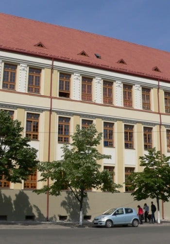 Colegiul Mihai Eminescu îi invită pe sătmăreni să vadă Eclipsa de Soare 