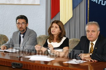 Sorin Martin Veres, magistrat Crina Corina Hotca si prefectul Eugeniu Avram la conferinta de presa