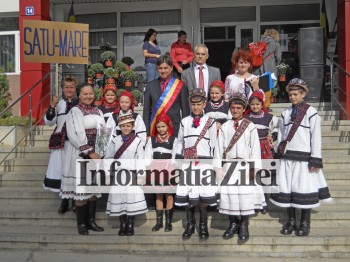 Ansamblul Sanzienele alaturi de Maria Tripon la festival