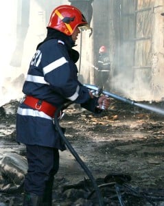 interventie a pompierilor de la ISU "Somes" la un incendiu de cladire