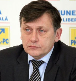 Crin Antonescu: Basescu a candidat desi avea dosare in instanta