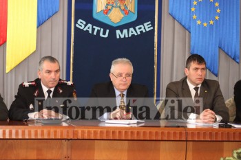 conducerea si mambri ai Comitetului Judetean pentru Stuatii de Urgenta Satu Mare