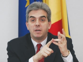 Ministrul Sănătăţii cere managerilor de spitale să găsească resurse pentru a acoperi finanţarea, fără a tăia din salarii