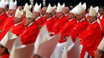 Cardinalii catolici din intreaga lume vor participa la Conclav