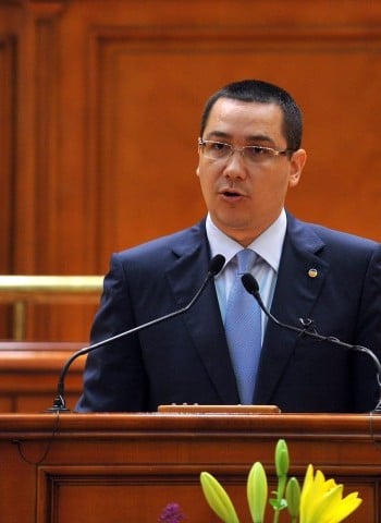 Premierul Ponta îşi angajează răspunderea pe legea retrocedărilor