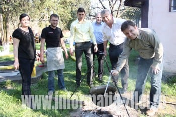 Întâlnirea cu jurnaliştii a avut loc în incinta Taberelor Şcolare