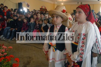 Festivalul este organizat de Şcoala Culciu Mare, Structura Lipău, partener fiind Ansamblul Cununiţa condus de Leontina Dorca şi Maria Carmen Sas