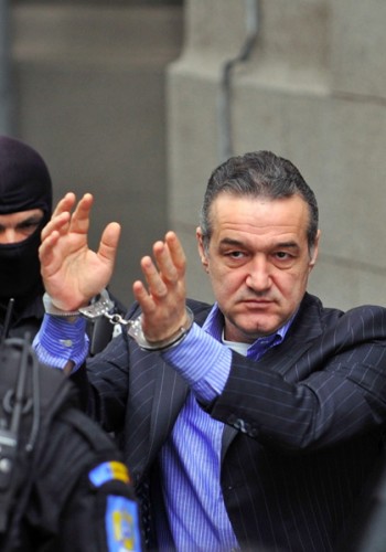 Gigi Becali a fost încarcerat