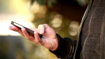 În medie, în cursul anului trecut, un utilizator a efectuat 3 ore şi 42 de minute de trafic de voce pe lună şi a transmis un număr mediu de 50 de SMS-uri lunar