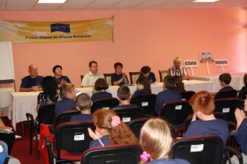 La deschiderea taberei au participat inspectorul şcolar general adjunct Claudiu Mondici, inginer Dănuţ Hertea - Agenţia pentru Protecţia Mediului Satu Mare, directoarea Şcolii de Arte din Solotvivo - Ucraina - Eva Vainagi şi preşedintele Ligii Pro Europa Filiala Satu Mare - Konya Laszlo, directoarea Palatului Copiilor Satu Mare - Gabriela Silvăşan şi cadre didactice de la Palat