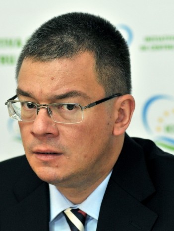 Mihai Răzvan Ungureanu: Opoziția riscă să dezamăgească prin absență