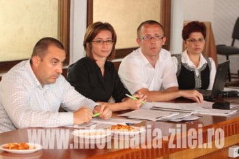 La Satu Mare a avut loc prezentarea raportului de analiză care a luat naştere în cadrul proiectului implementat la nivel naţional "Monitorizarea dreptului la educaţie şi timp liber"