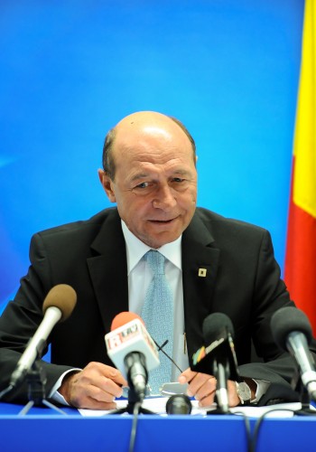 Traian Băsescu nu mai pleacă în SUA