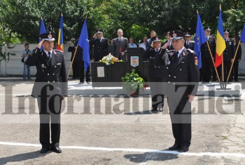 ceremonia predarii-primirii comenzii si Drapelului unitatii