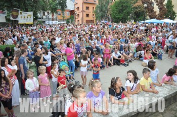 Peste 1500 de copii au cantat in cor melodiile binecunoscute