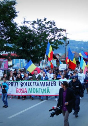 Protestatarii cer demisia iniţiatorilor proiectului Roşia Montana