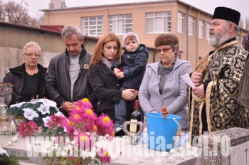 Parintele protopop ortodox Ioan Socolan oficiaza slujba de pomenire