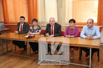 Cosmin Dorle, Adriana Vilcu, Eugeniu Avram, Loredana Rusu si Alfatter Tamas la conferinta de presa