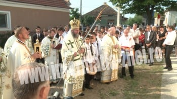 Lume multă la sfinţirea bisericii ortodoxe din Culciu Mic