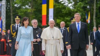 “Dumnezeu să binecuvânteze România!", a spus Papa în finalul discursului rostit vineri la Palatul Cotroceni, unde a fost primit de președintele Klaus Iohannis și soția sa, Carmen