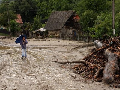 19 judeţe din România, afectate de ploi şi vânt puternic