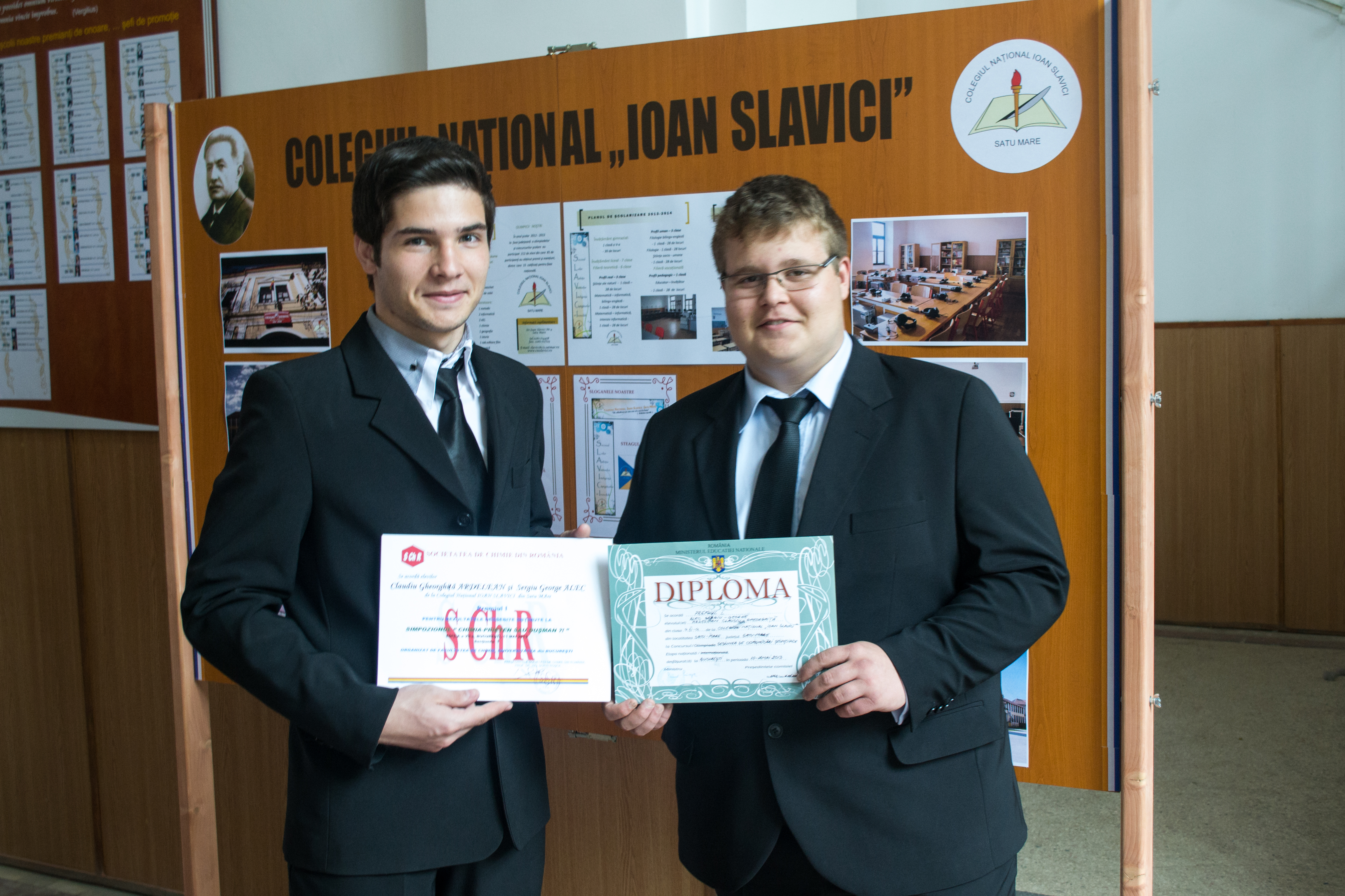 Sergiu Alec şi Claudiu Gheorghiţă Ardelean sunt elevi în clasa a XI-a A la Colegiul Naţional ‘’Ioan Slavici’’