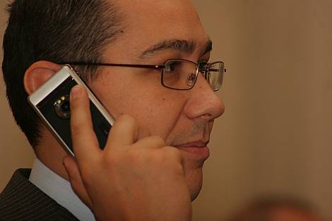 Premierul Ponta: Nu răspund la telefon unor oameni neserioşi