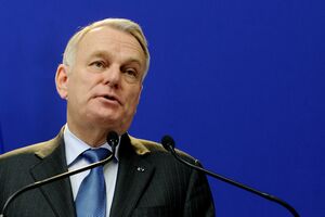 Jean-Marc Ayrault confirmă relansarea relaţiilor dintre Franţa şi România