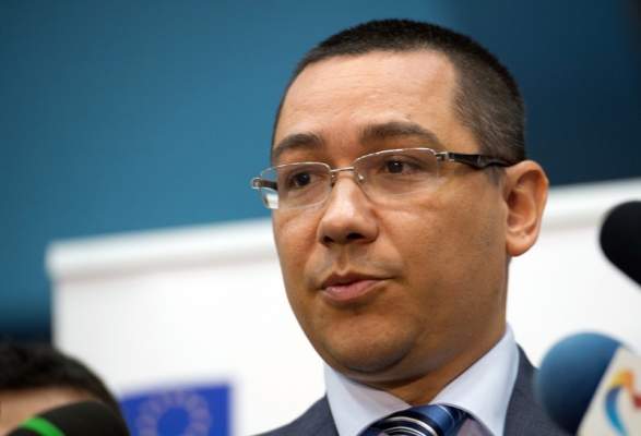 Victor Ponta: Băsescu e ocupat să se plimbe cu Udrea