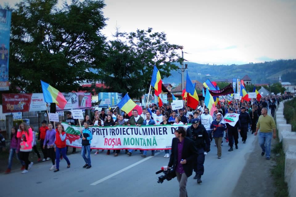 Protestatarii cer demisia iniţiatorilor proiectului Roşia Montana