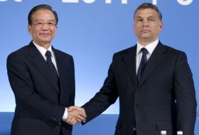 Premierii Chinei și Ungariei au discutat în marja summt-ului de la București