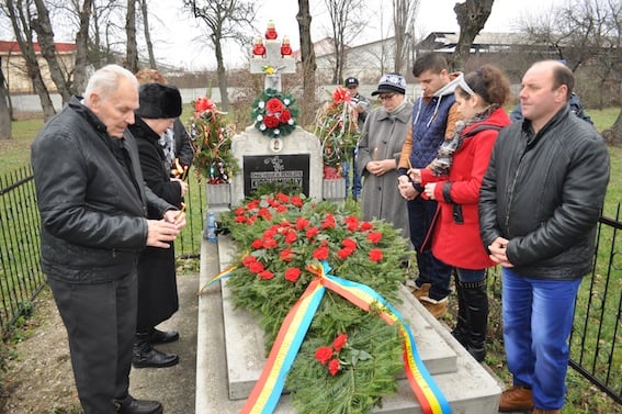 la mormantului eroului Kiraly Zoltan