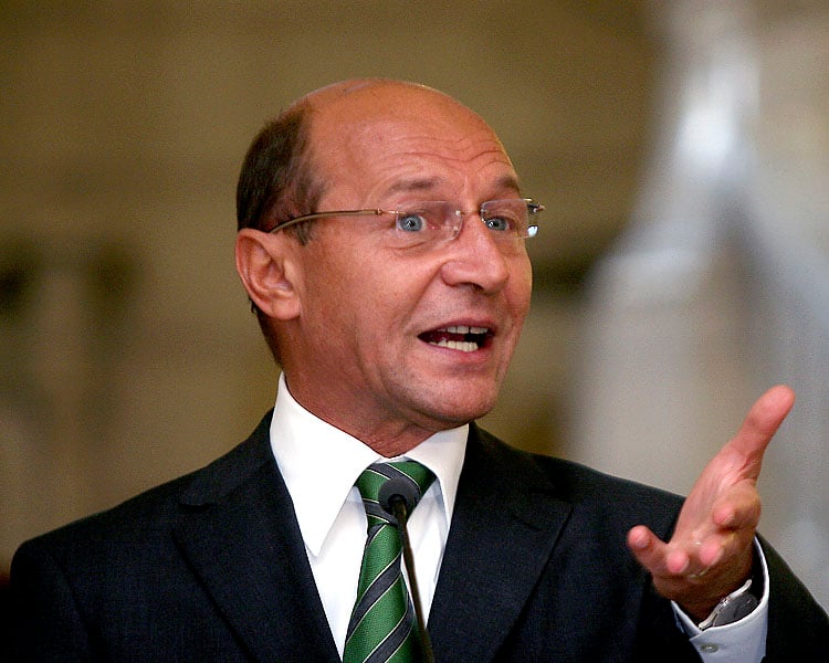 Traian Basescu: Nu şi-a dat seama când s-a discutat