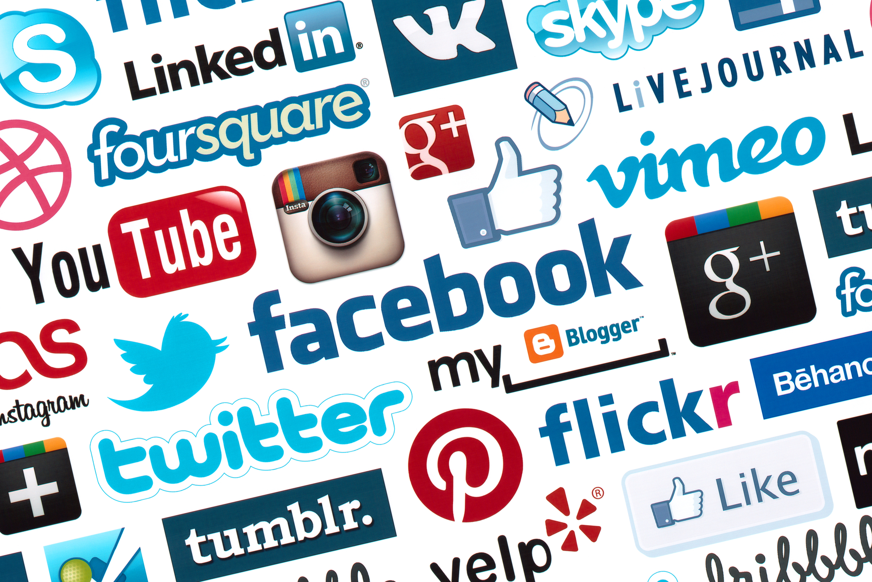 Universul social-media poate fi periculos pentru sănătatea emotionala si mintala