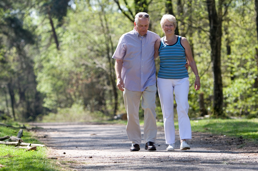 Mersul pe jos ajută la prevenirea maladiei Alzheimer