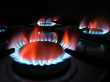 Consumul national estimat de gaze naturale a scazut cu peste 8% în anul 2013