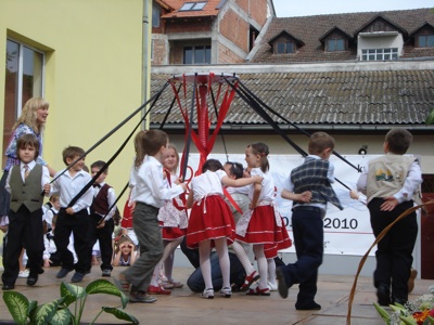 copii la editia anterioara a Zilelor culturale germane satmarene