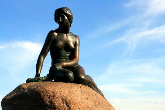 Statuia Micii Sirene din Copenhaga