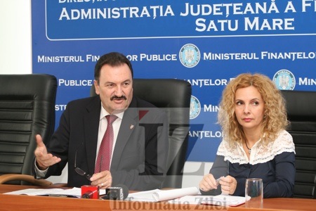 Seful AJFP, Mircea Ardelean si purtatoarea de cuvant, Dana Godja, la conferinta de presa