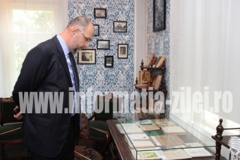 Dupa festivitate, ministrul Kalemen Hunor a vizitat expozitia
