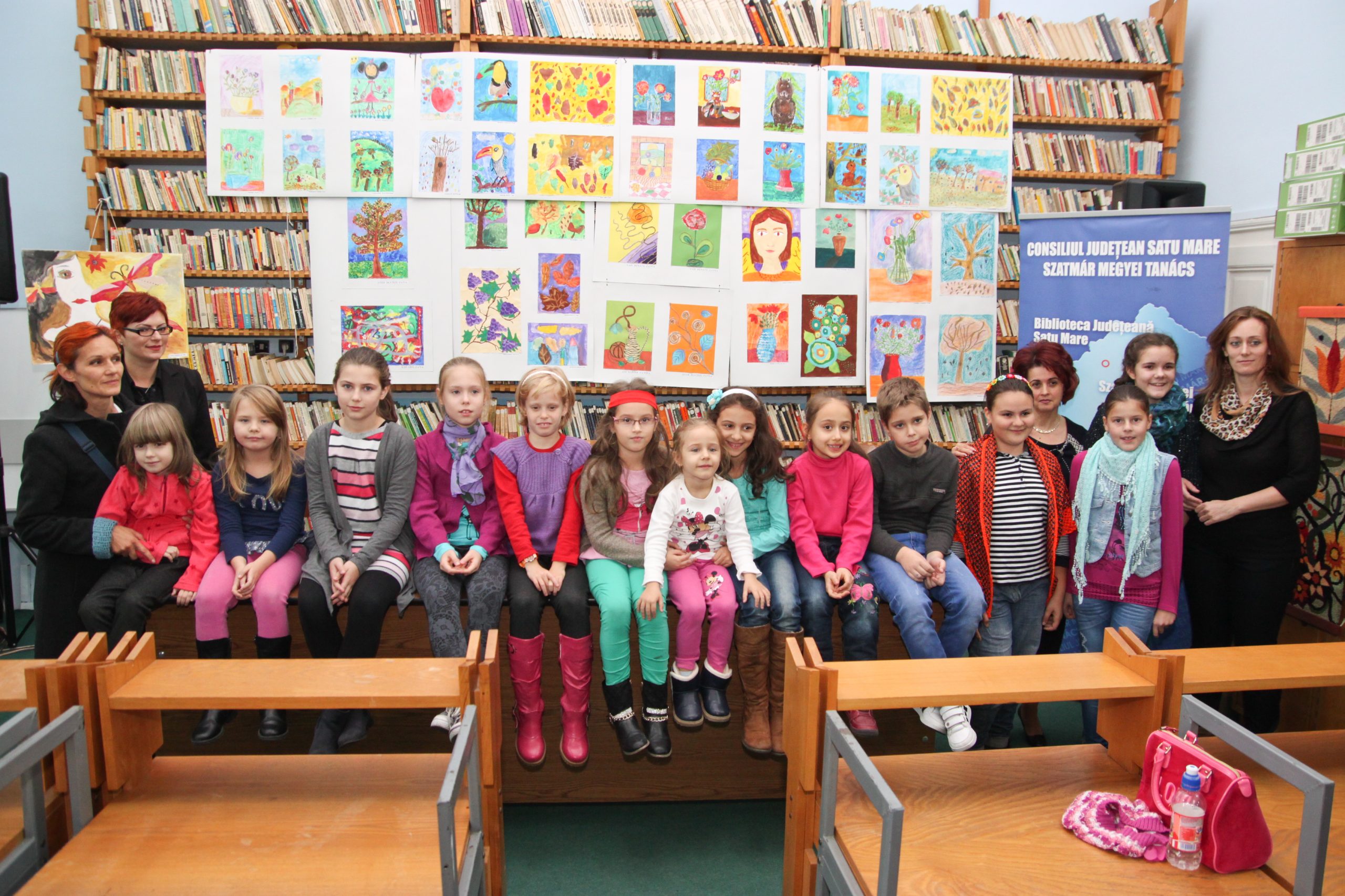 Miercuri, 29 octombrie 2014, începând cu ora 16, în Sala multimedia a Bibliotecii Județene Satu Mare a avut loc vernisajul expoziției de pictură și obiecte de design ambiental "Culorile toamnei"