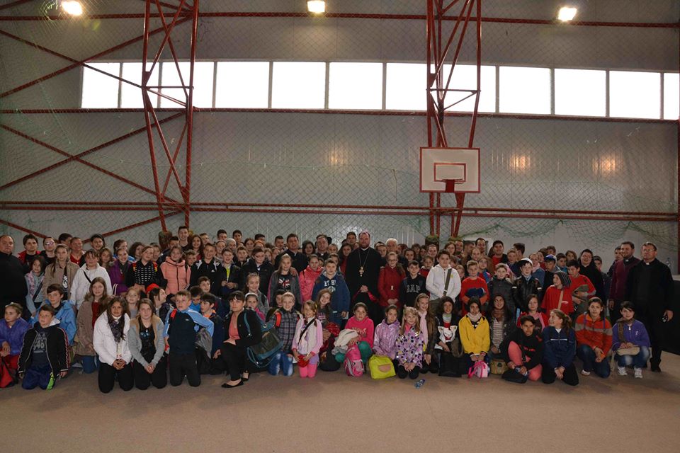 Întâlnirea Eparhială a Tineretului Greco-Catolic a reunit peste 1100 de copii şi tineri