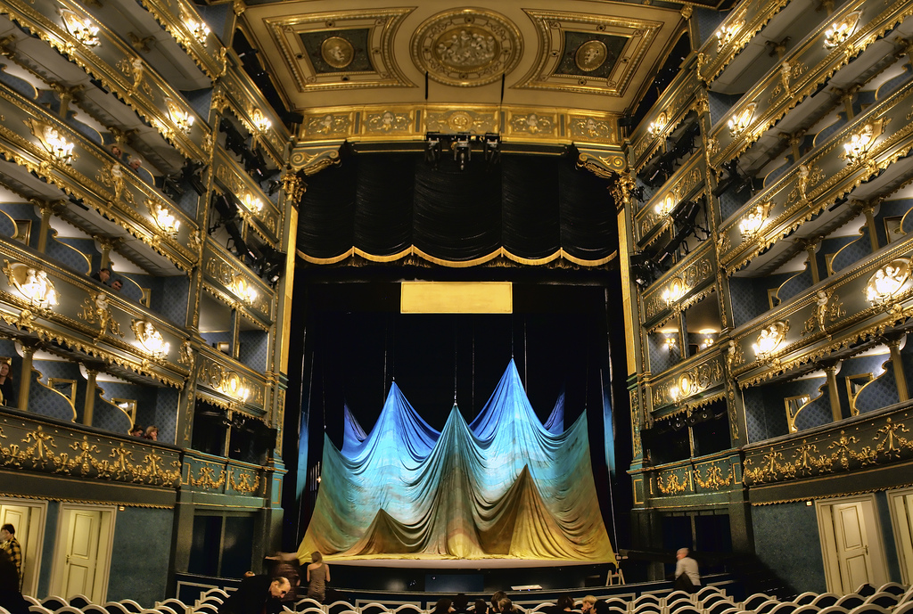 Interior din viitorul Teatru Mozart