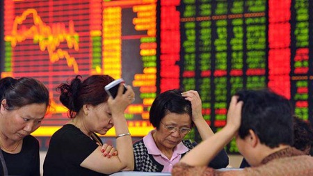 prabusirea bursei din Shanghai are efect de domino pe toate pietele financiare ale lumii