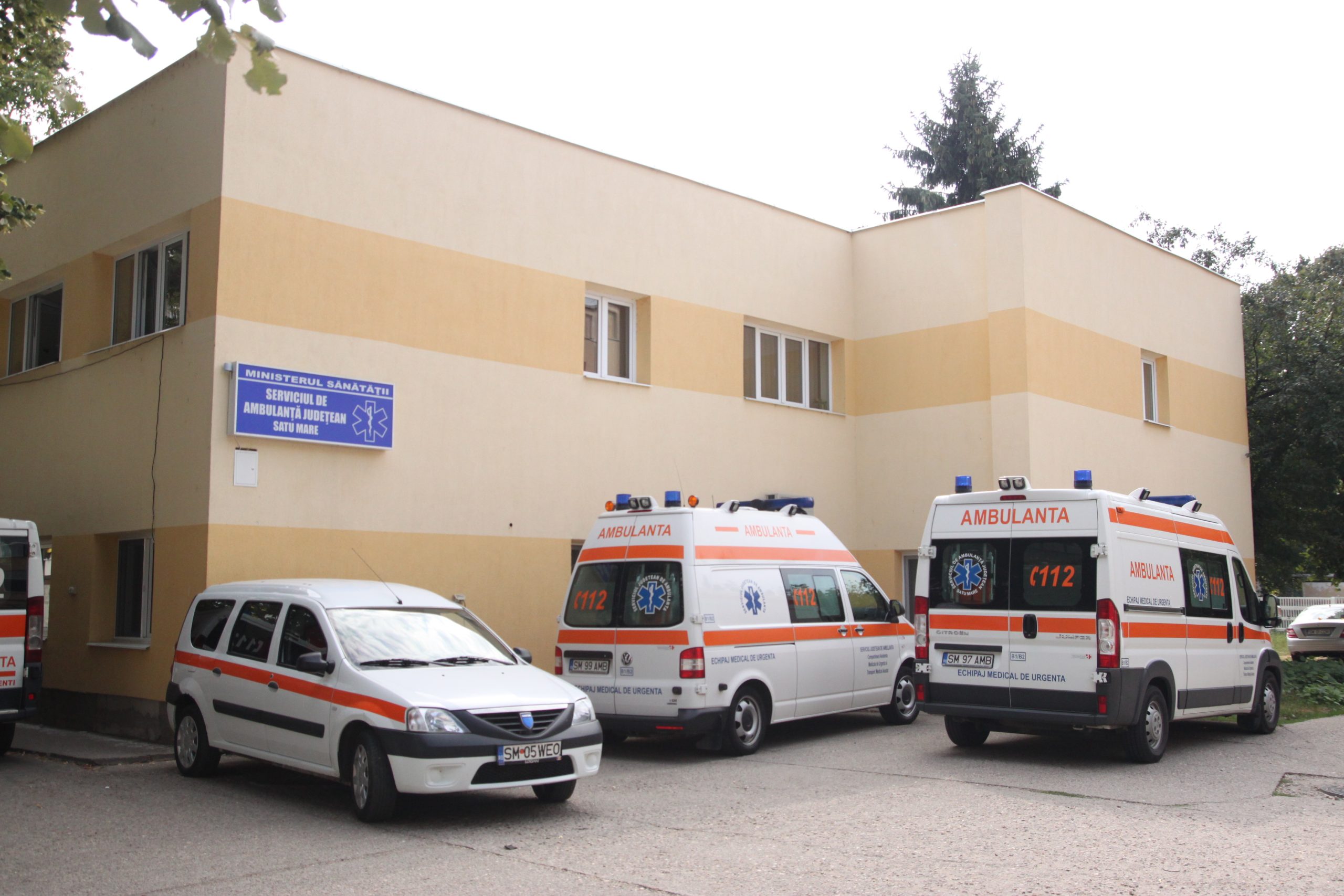 Ambulanţa încearcă să coopteze medici pentru Compartimentul de consultaţii la domiciliu